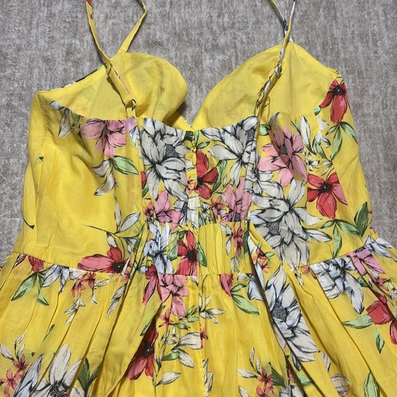 Vince Camuto sz 4 Small Yellow Spring Summer dress lined floral - Picture 5 of 7